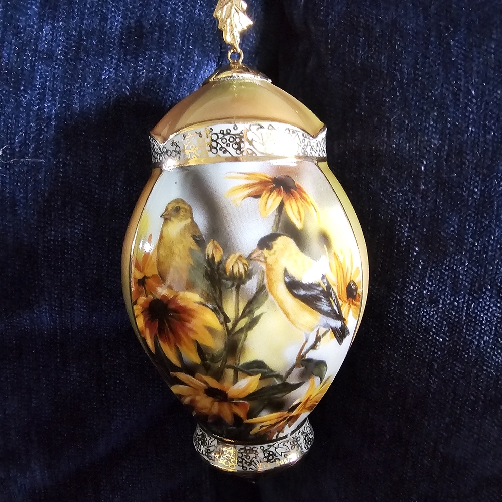 Bradford Editions Ornament Hidden Harmony illusive Wings Goldfinch Janene Grende